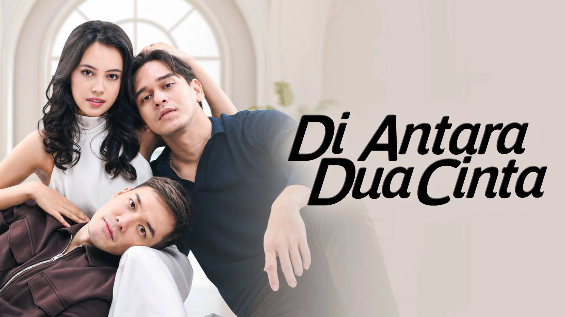 Di Antara Dua Cinta